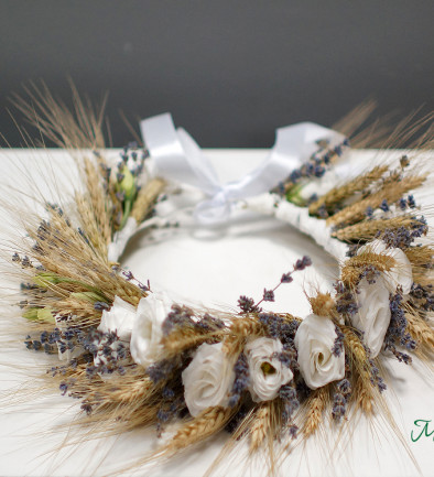 Wheat Sheaf, Lisianthus, and Lavender Wreath photo 394x433